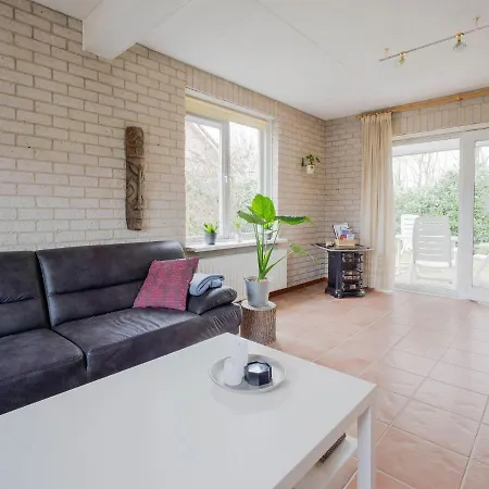 Lush Bungalow In Beek Gem Montferland With Bubble Bath בית נופש *