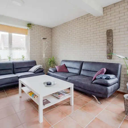Lush Bungalow In Beek Gem Montferland With Bubble Bath בית נופש *