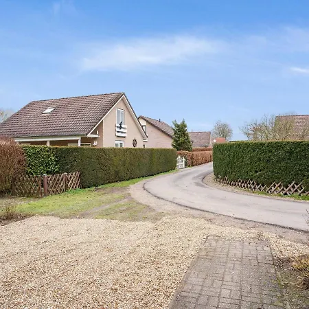 Lush Bungalow In Beek Gem Montferland With Bubble Bath *