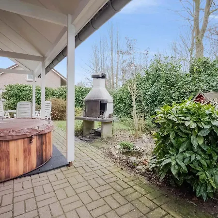 Lush Bungalow In Beek Gem Montferland With Bubble Bath Beek Gem Montferland