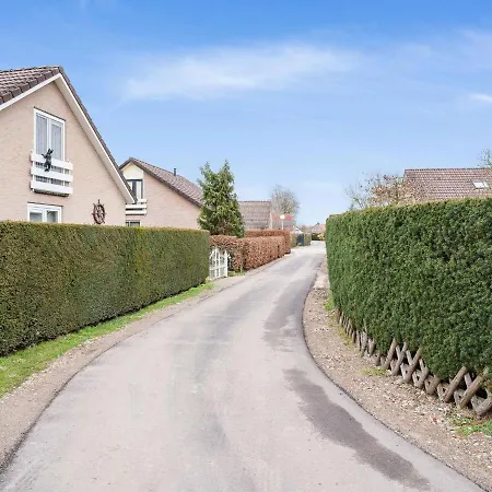 Lush Bungalow In Beek Gem Montferland With Bubble Bath בית נופש Beek Gem Montferland
